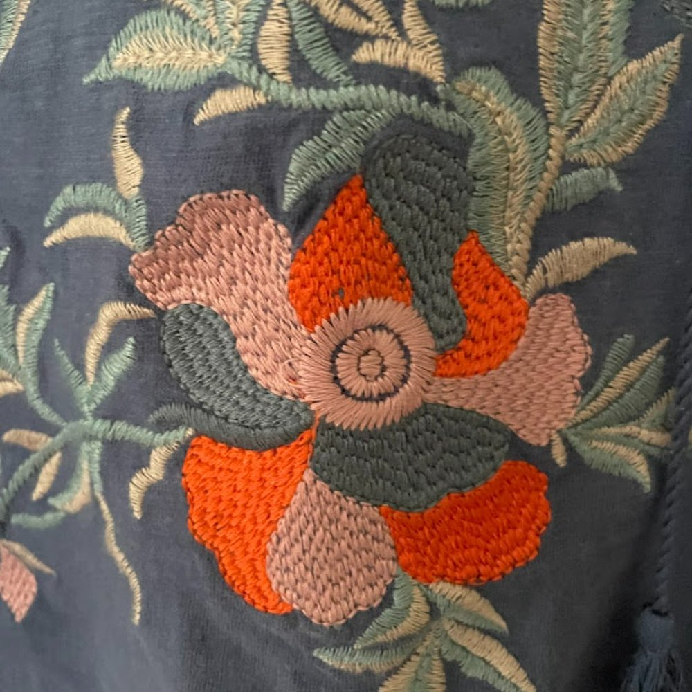 Solitaire Embroidered Balloon Sleeve Blouse - Picture 8 of 9